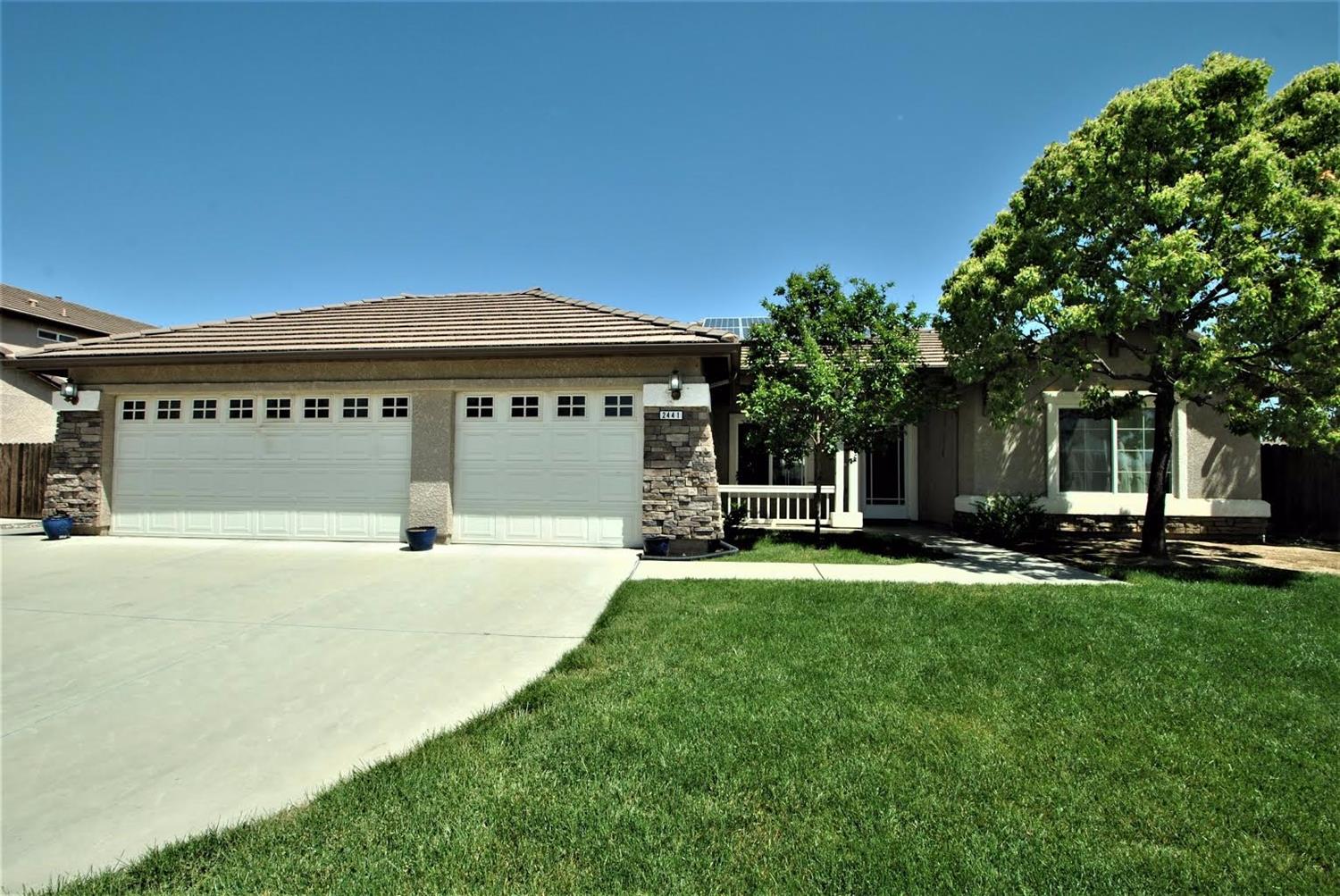 2441 Greenfield Ave, Clovis, CA 93611 photo 1