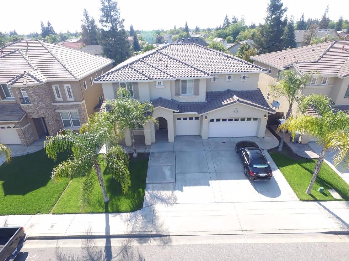 1098 N Perry Ave, Clovis, CA 93611 photo 1