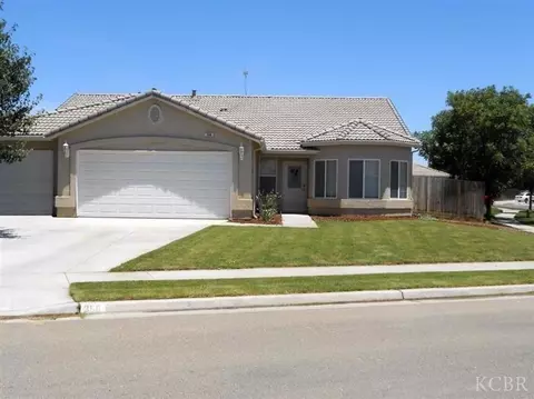 360 Hillcrest St, Lemoore, CA 93245 photo 1