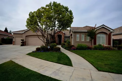 2939 Powers Ave, Clovis, CA 93619 photo 1