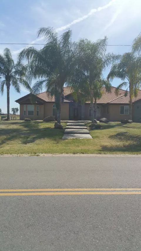 24520 Brooks Dr N, Madera, CA 93638 photo 1