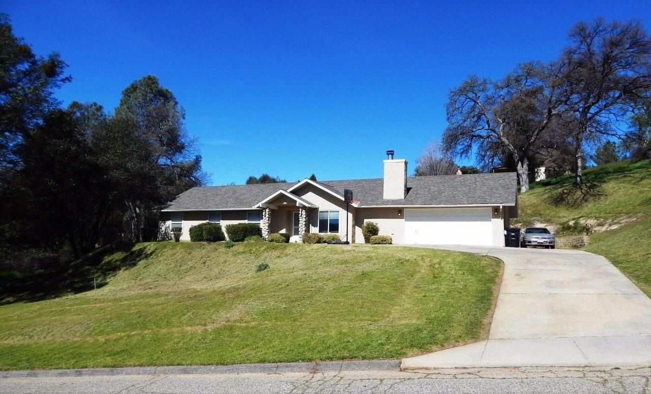 40408 Live Oak Dr, Oakhurst, CA 93644 photo 1