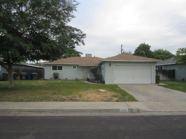 487 W Beverly Dr, Clovis, CA 93612 photo 1