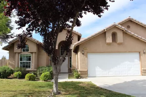 15632 W B St, Kerman, CA 93630 photo 1
