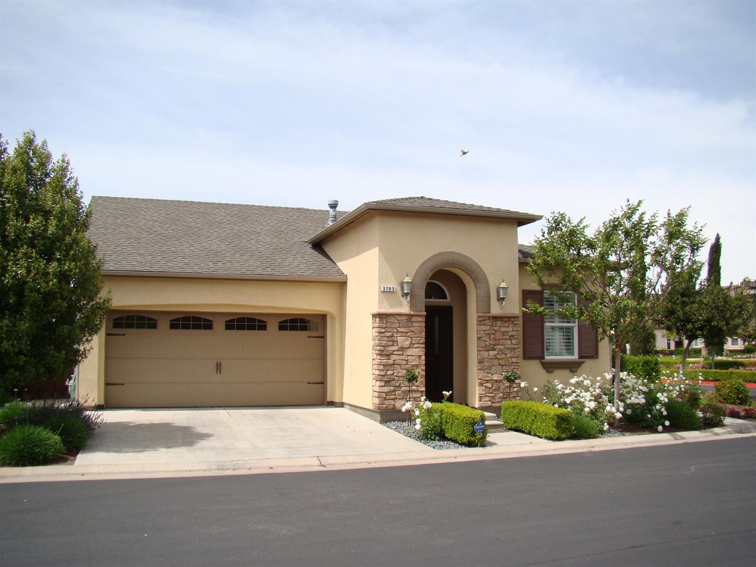 3793 Heritage Ln, Clovis, CA 93619 photo 1