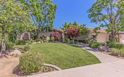 1881 Escalon Ave, Clovis, CA 93611 photo 1