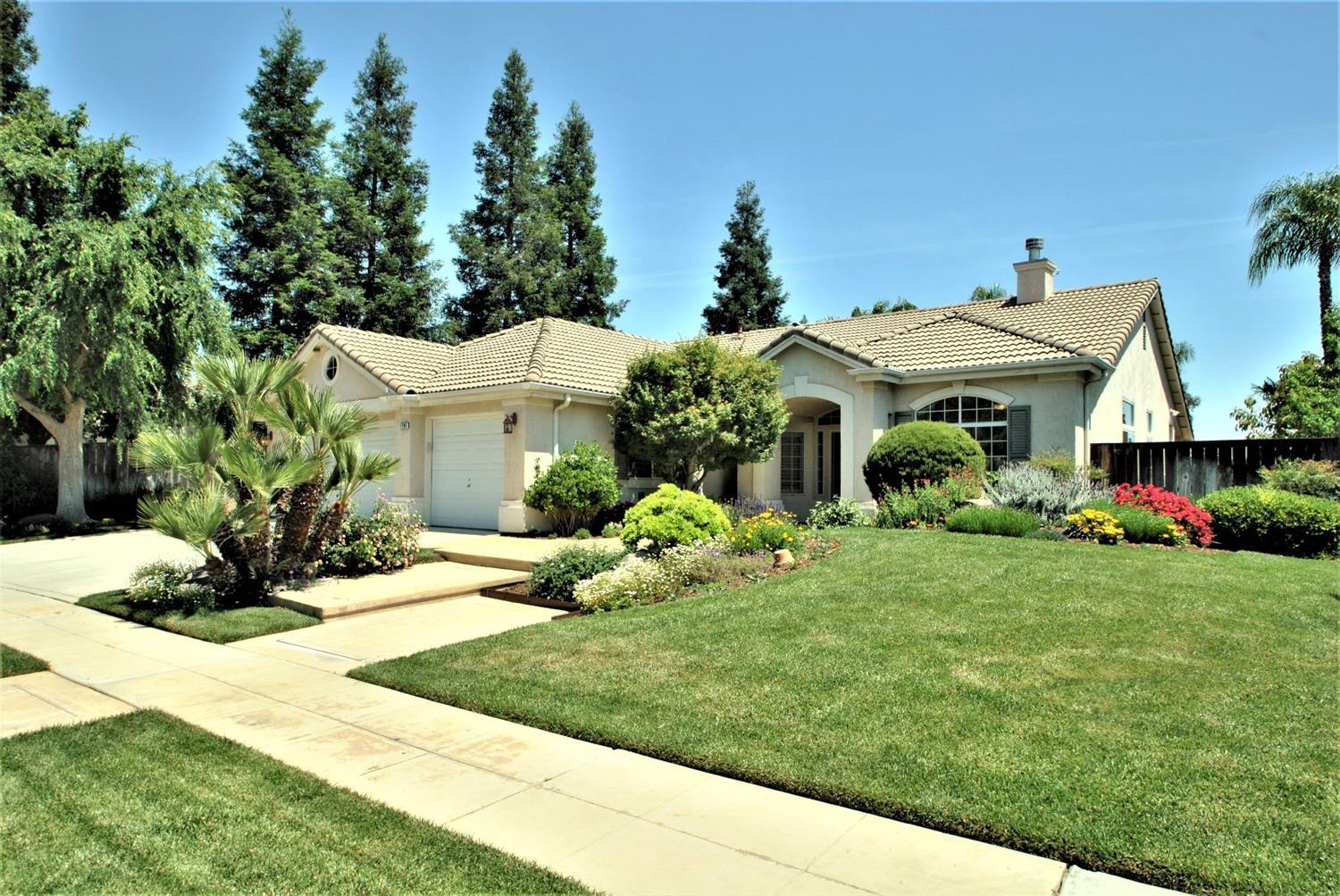 1295 N Terry Ave, Clovis, CA 93619 photo 1