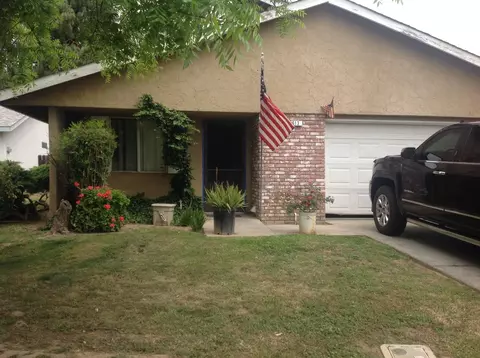 613 Deerwood Dr, Madera, CA 93637 photo 1
