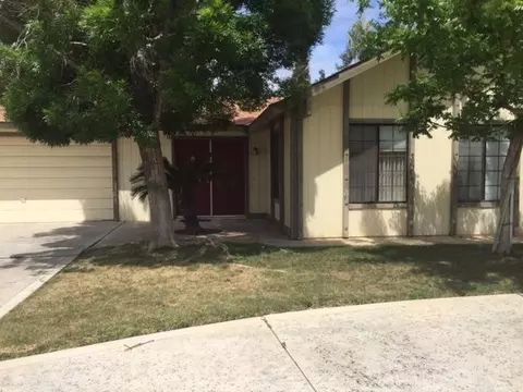 125 W Sierra Ave, Clovis, CA 93612 photo 1