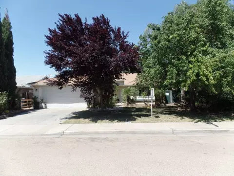 2628 Walnut St, Selma, CA 93662 photo 1