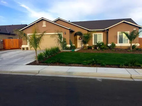 1545 Laredo St, Dinuba, CA 93618 photo 1