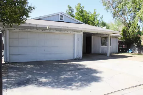 1112 Sonora St, Madera, CA 93638 photo 1