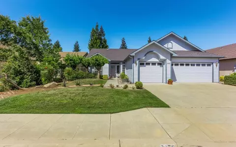 2476 Applegate Ave, Clovis, CA 93611 photo 1