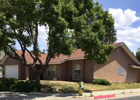2012 Roberts Ave, Clovis, CA 93611 photo 1