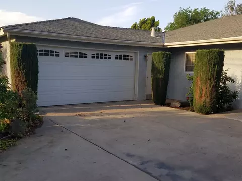 205 N Granada Dr, Madera, CA 93637 photo 1