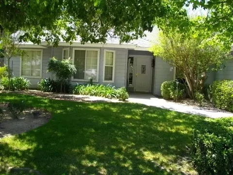 557 Walnut Ct, Kerman, CA 93630 photo 1