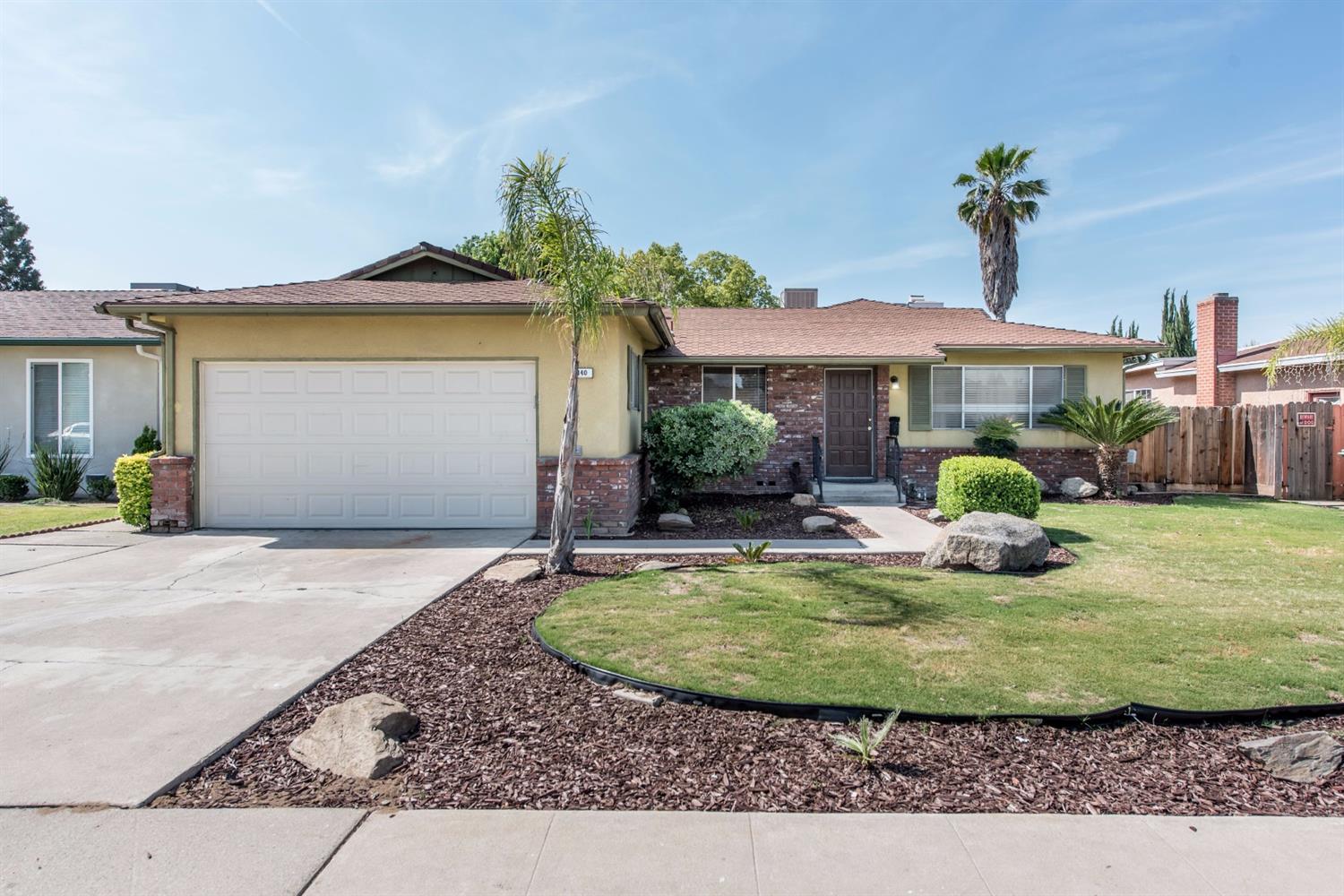 140 W Ashcroft Ave, Clovis, CA 93612 photo 1