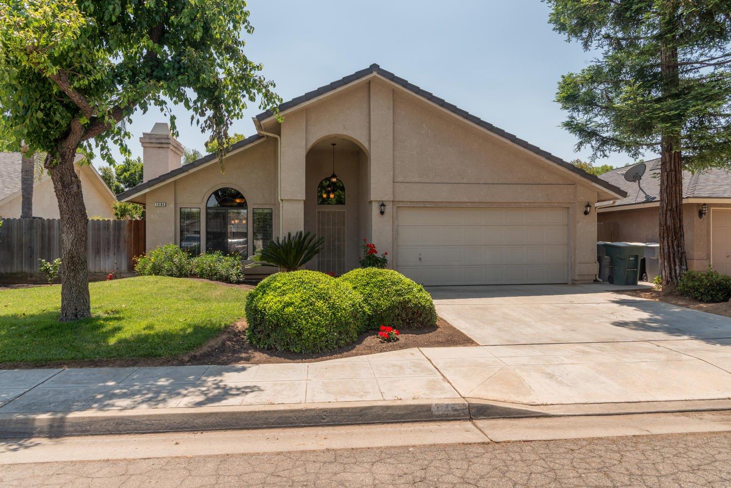 1484 Fallbrook Ave, Clovis, CA 93611 photo 1