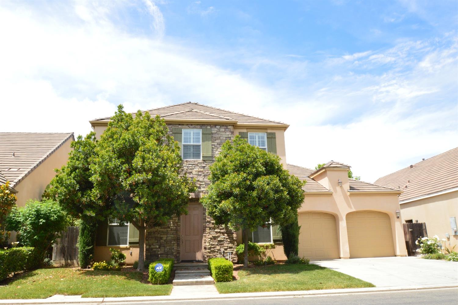 1696 N Hughes Ave, Clovis, CA 93619 photo 1
