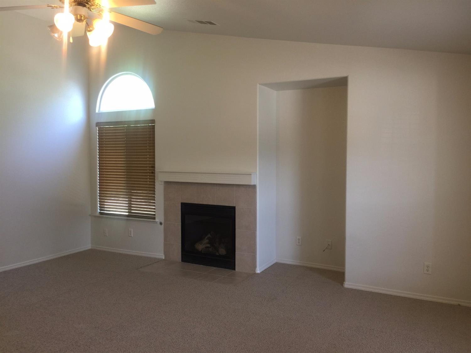 1975 Rawson Ave, Sanger, CA 93657 photo 1