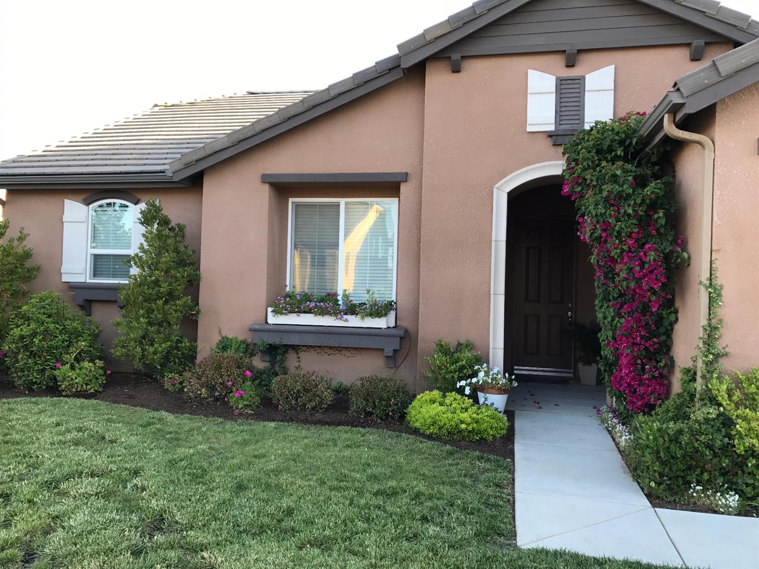 3755 Robinwood Ave, Clovis, CA 93619 photo 1