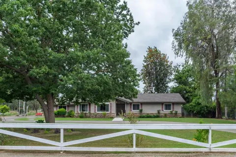 13075 E Ashlan, Sanger, CA 93657 photo 1