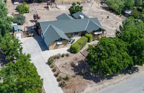 37033 Manon Ave, Madera, CA 93636 photo 1