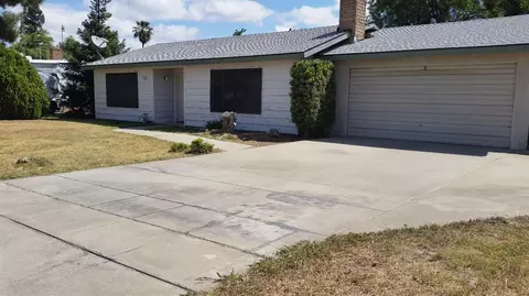 533 N Granada Dr, Madera, CA 93637 photo 1
