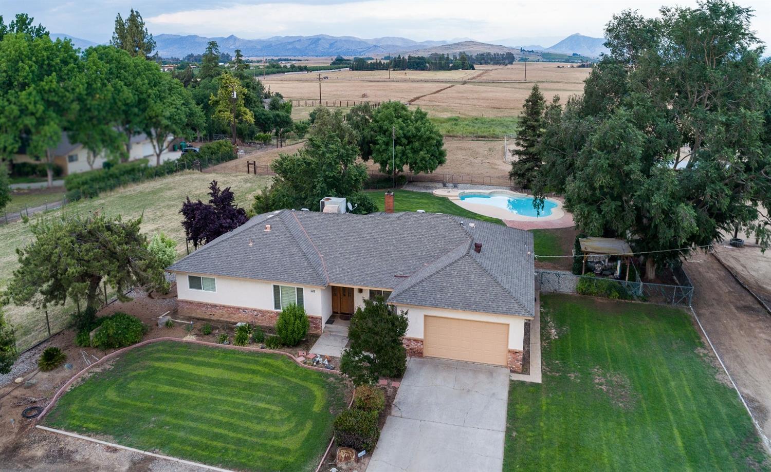 5478 Poinsetta Ave, Clovis, CA 93619 photo 1