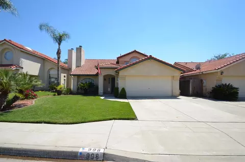 998 Ramona Ave, Clovis, CA 93612 photo 1