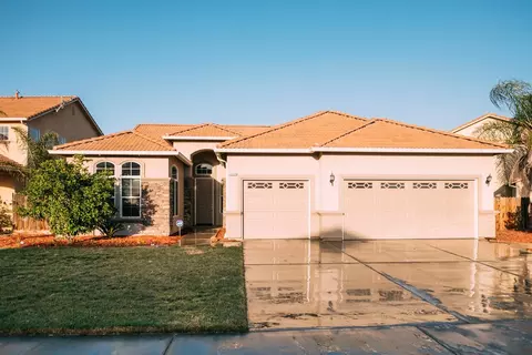 1024 Paradise Dr, Lemoore, CA 93245 photo 1