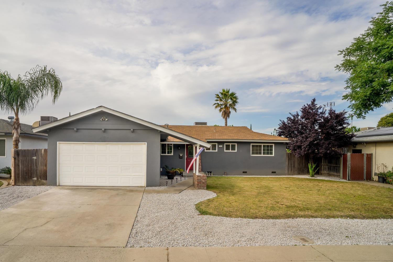 902 W Ashcroft Ave, Clovis, CA 93612 photo 1