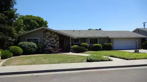 1245 Pine St, Selma, CA 93662 photo 1