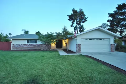 1042 Menlo Ave, Clovis, CA 93612 photo 1