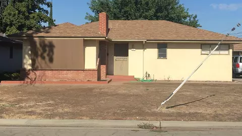 811 Lyon Ave, Sanger, CA 93657 photo 1