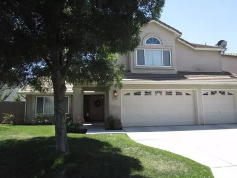 636 St Michelle Dr, Madera, CA 93637 photo 1
