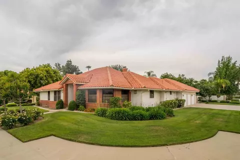 418 N 4th St, Fowler, CA 93625 photo 1