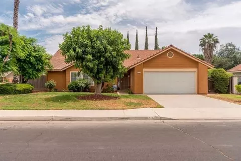 11 Magnolia Ave, Clovis, CA 93611 photo 1
