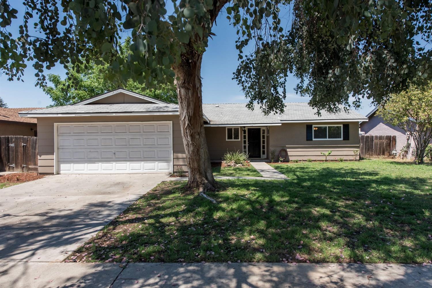 1447 Wrenwood Ave, Clovis, CA 93611 photo 1