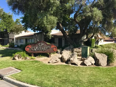 125 S Granada Dr #28, Madera, CA 93637 photo 1