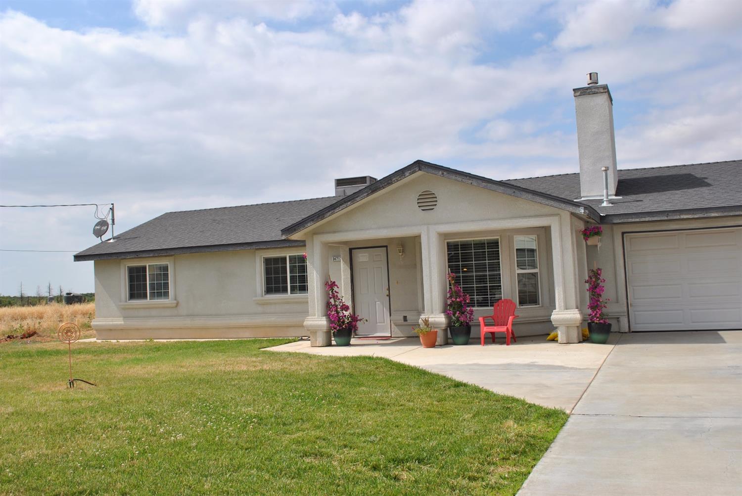 34713 John Albert Dr, Madera, CA 93636 photo 1