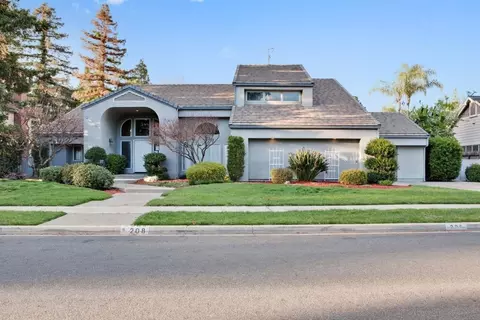 208 E Parkview Ave, Visalia, CA 93277 photo 1