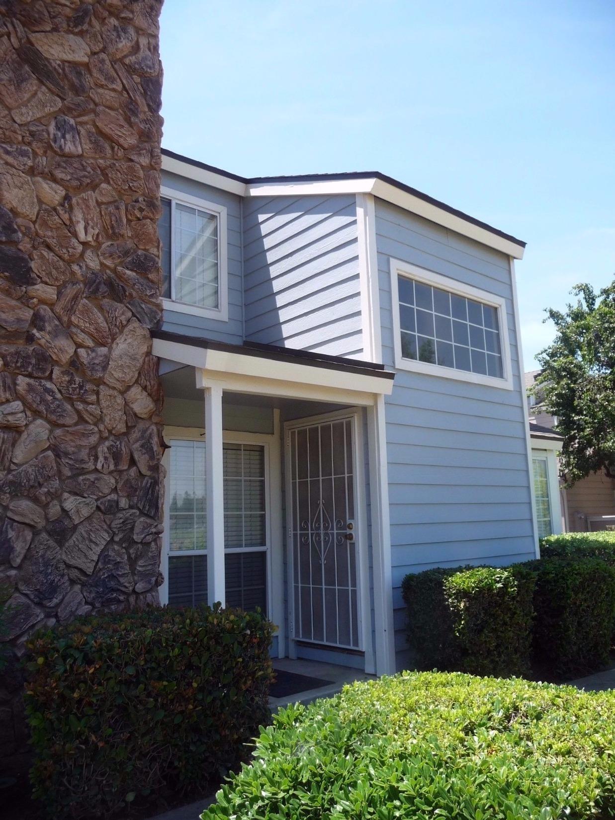 1461 Mayflower Way, Clovis, CA 93612 photo 1