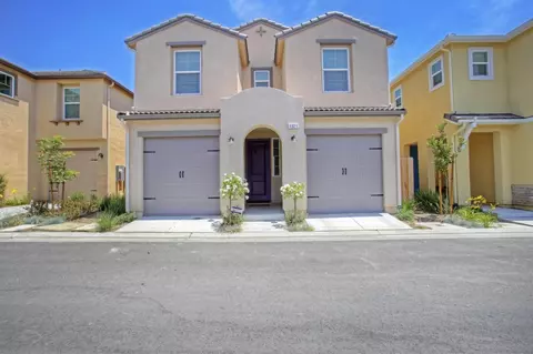 1321 Nabors Dr, Clovis, CA 93619 photo 1