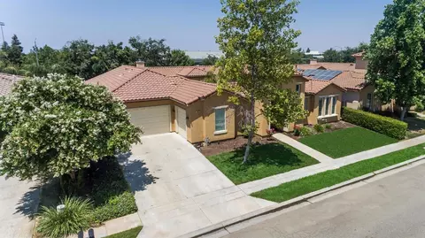 1464 N Cherry Ln, Clovis, CA 93619 photo 1