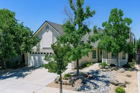 719 Prescott Ave, Clovis, CA 93619 photo 1