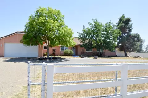 13663 E Rialto Ave, Sanger, CA 93657 photo 1