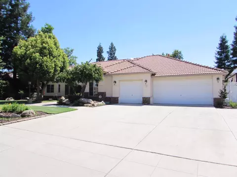 1121 N Armstrong Ave, Clovis, CA 93611 photo 1