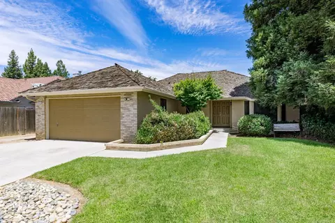 2575 Barstow Ave, Clovis, CA 93611 photo 1