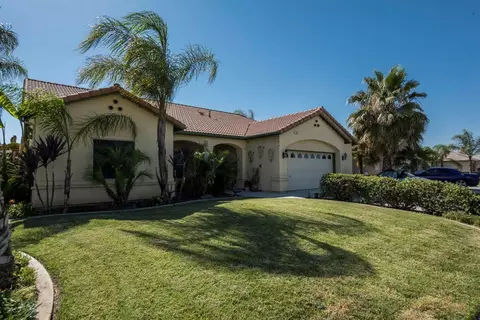 703 Crescent Ln, Lemoore, CA 93245 photo 1